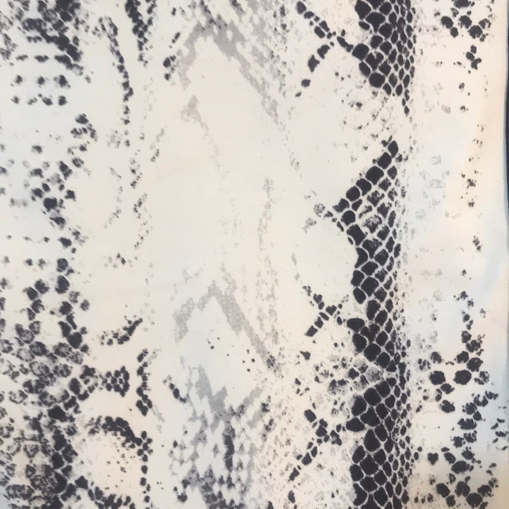 Snake Print Leggings - Picture 6 of 7